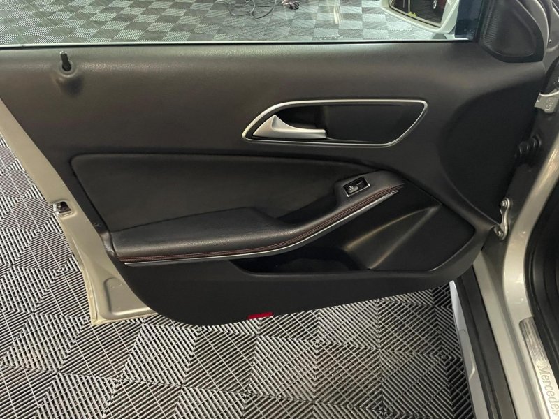 MERCEDES-BENZ GLA CLASS