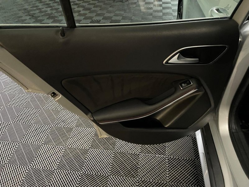 MERCEDES-BENZ GLA CLASS