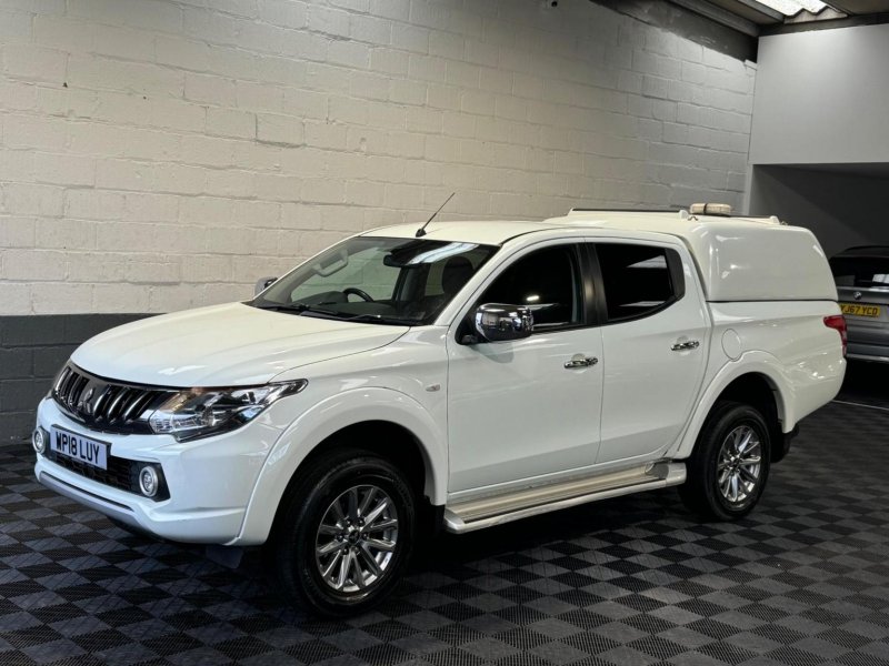 MITSUBISHI L200