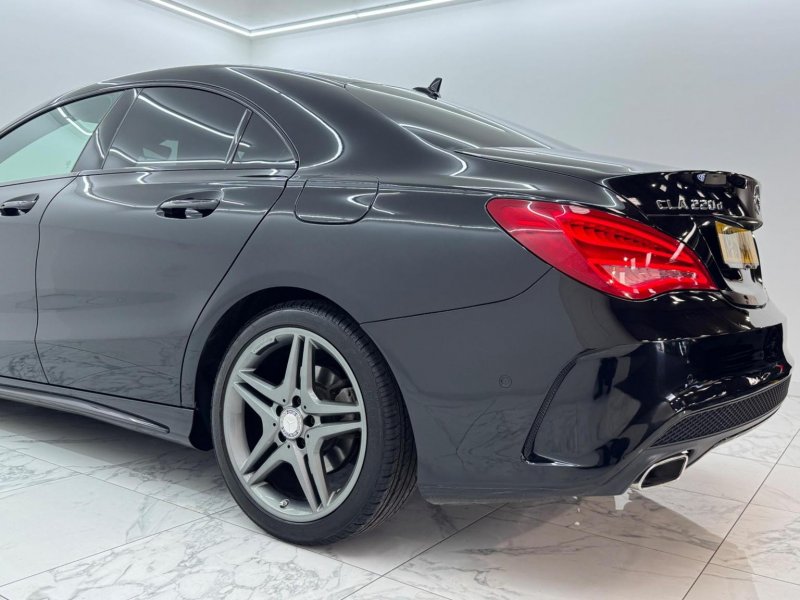 MERCEDES-BENZ CLA